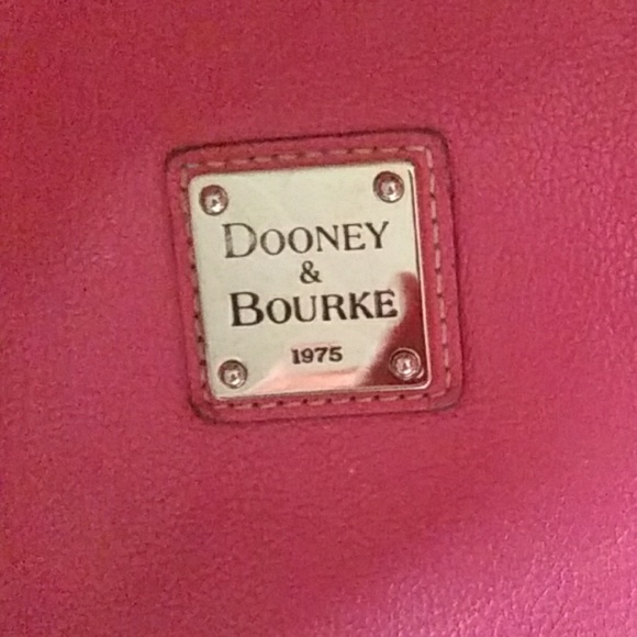 A Dooney & Bourke 1975 purse pink - Picture 2 of 3